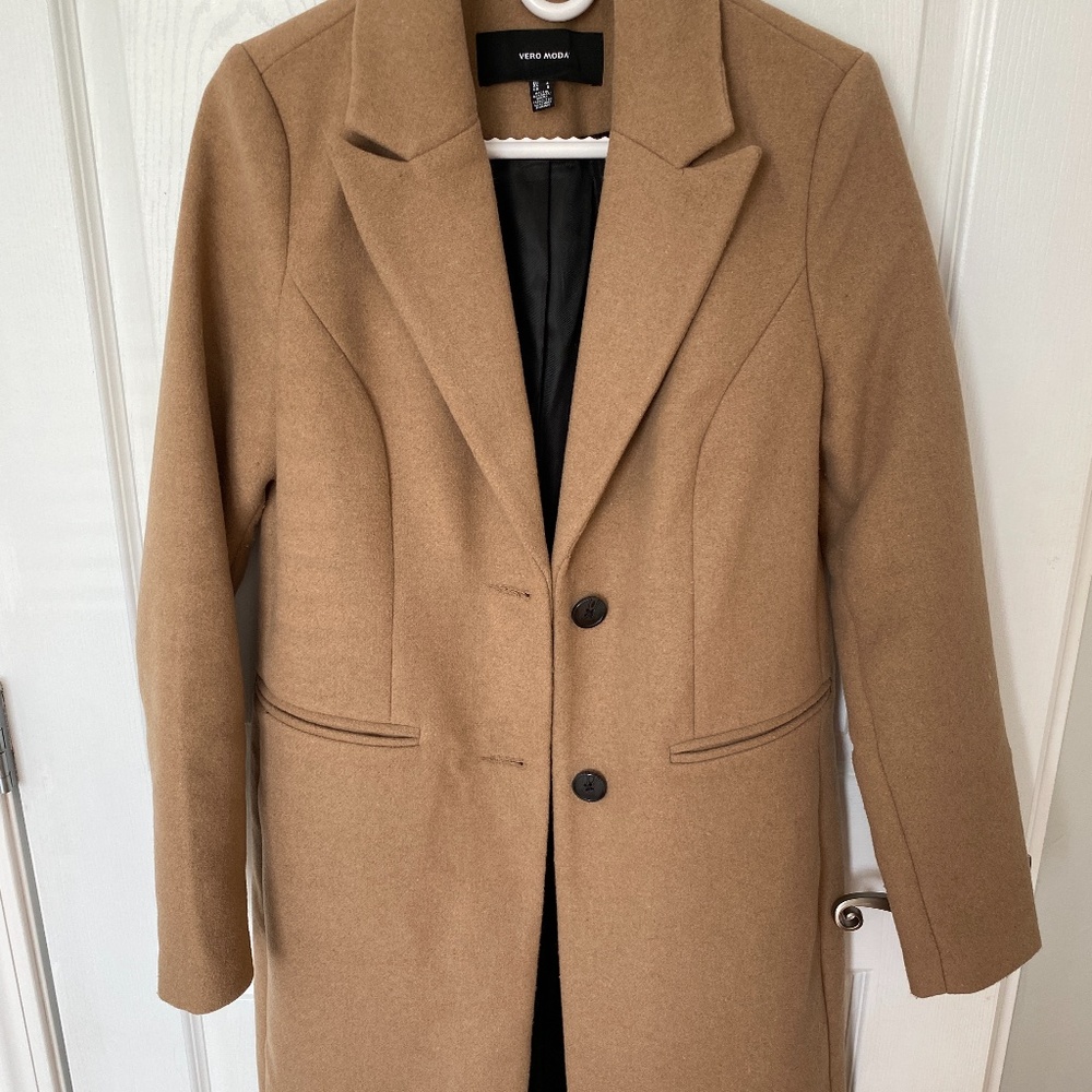 Woman’s Wool Coat - Picture 1 of 2